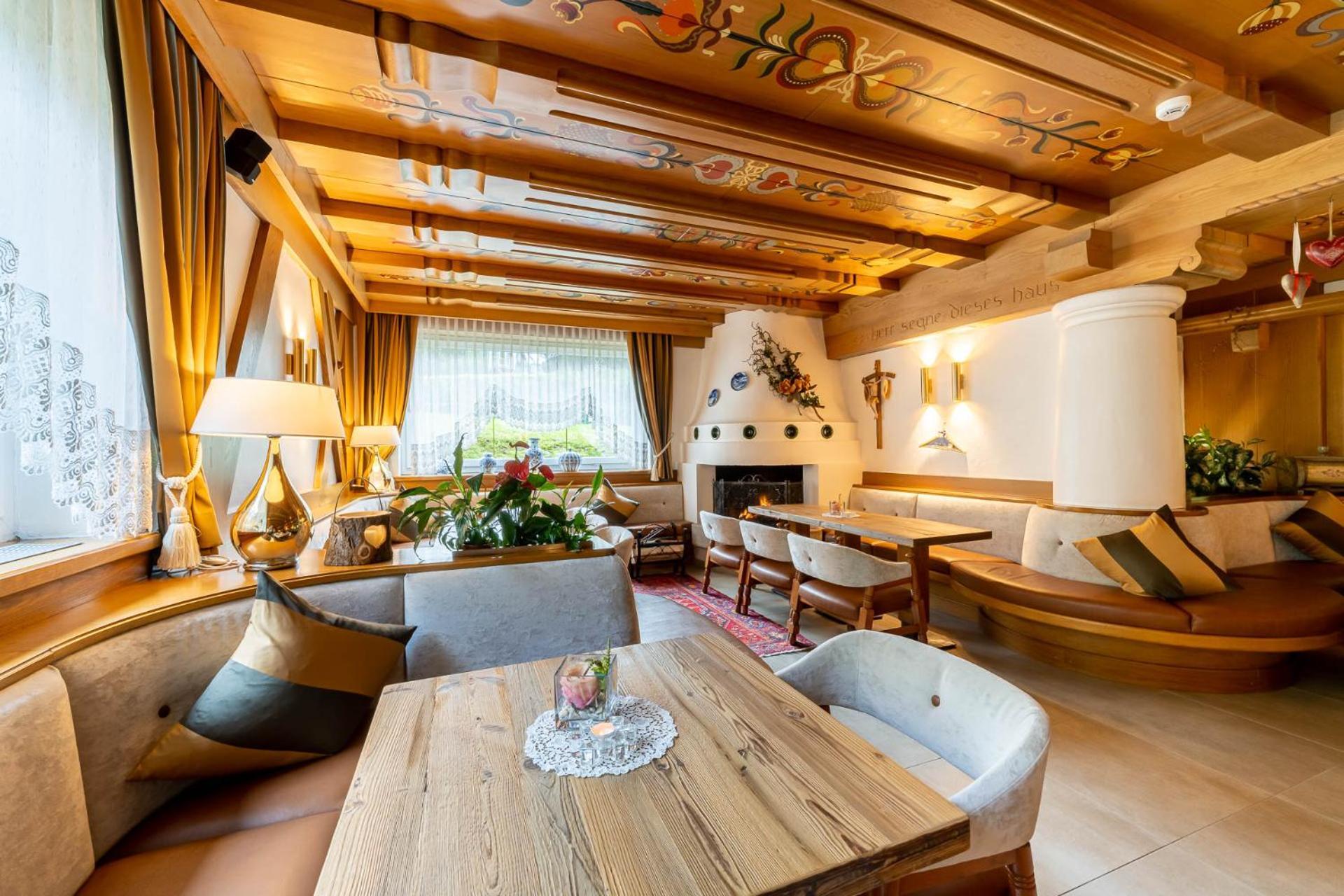 Hotel Gran Paradis 캄피텔로디파사 외부 사진