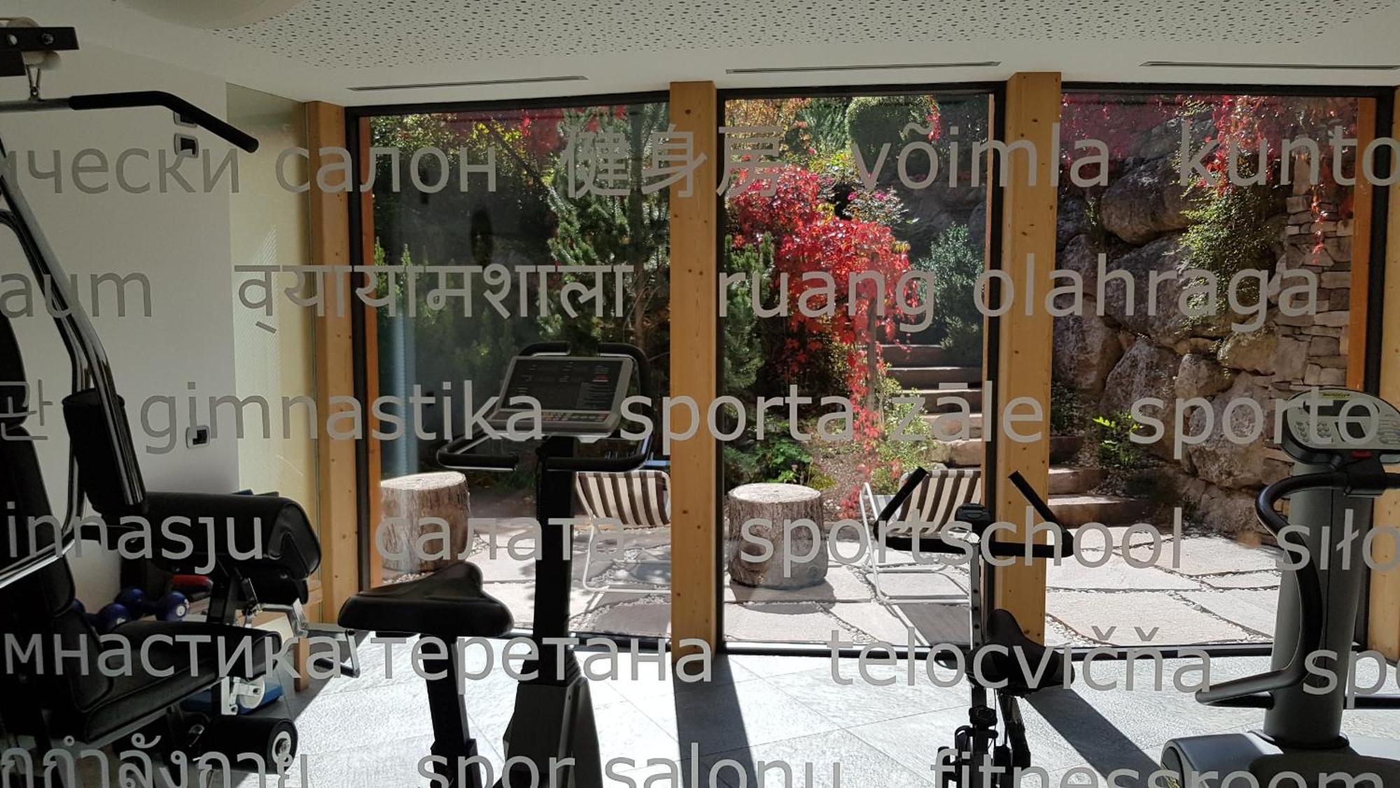 Hotel Gran Paradis 캄피텔로디파사 외부 사진