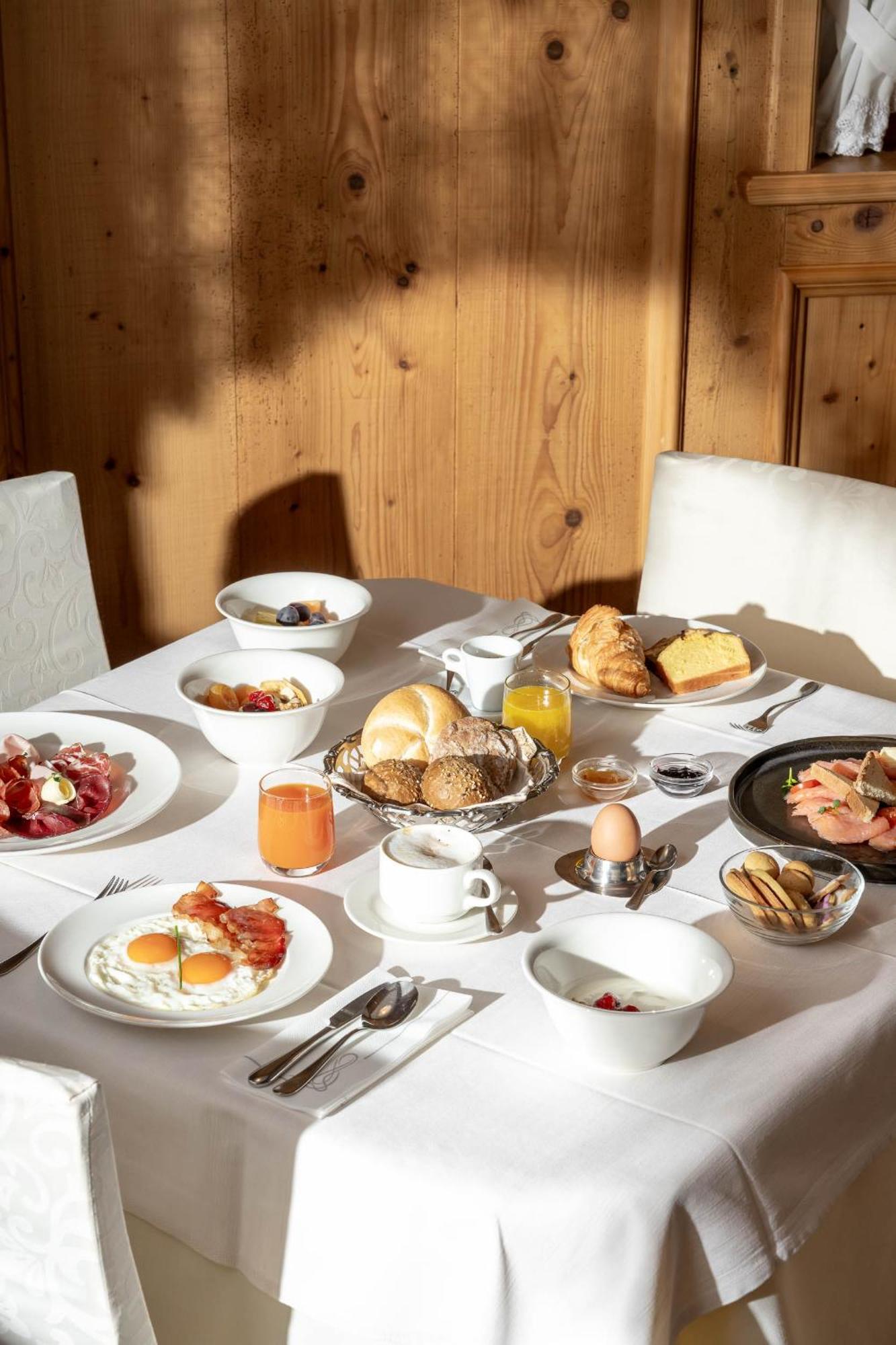 Hotel Gran Paradis 캄피텔로디파사 외부 사진