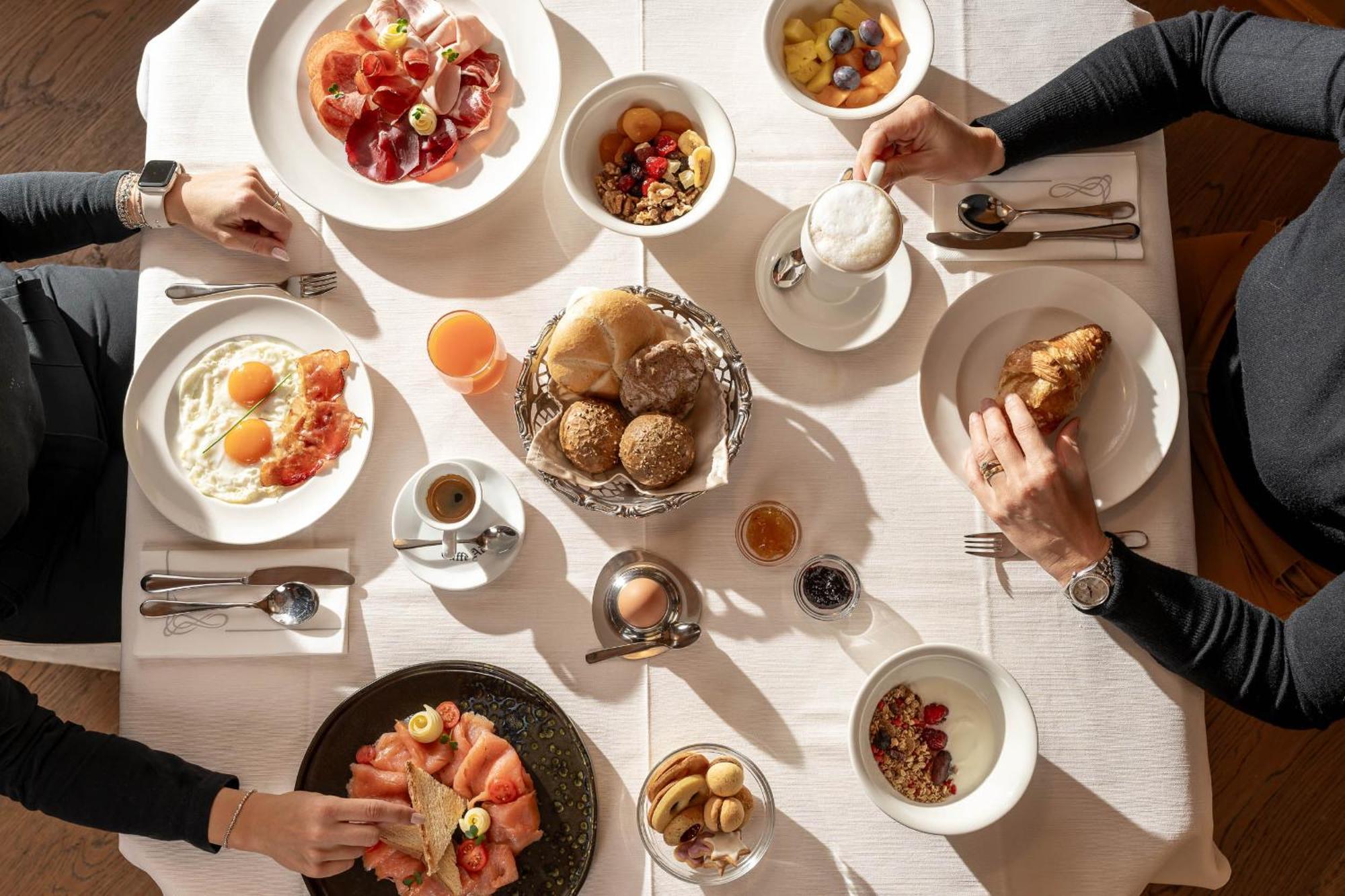 Hotel Gran Paradis 캄피텔로디파사 외부 사진