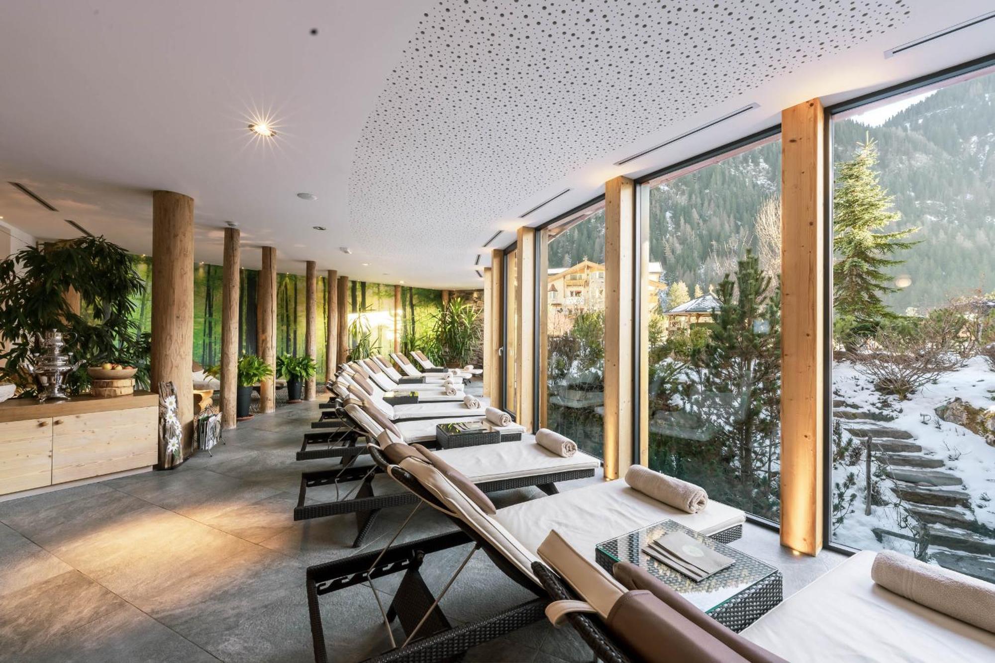 Hotel Gran Paradis 캄피텔로디파사 외부 사진
