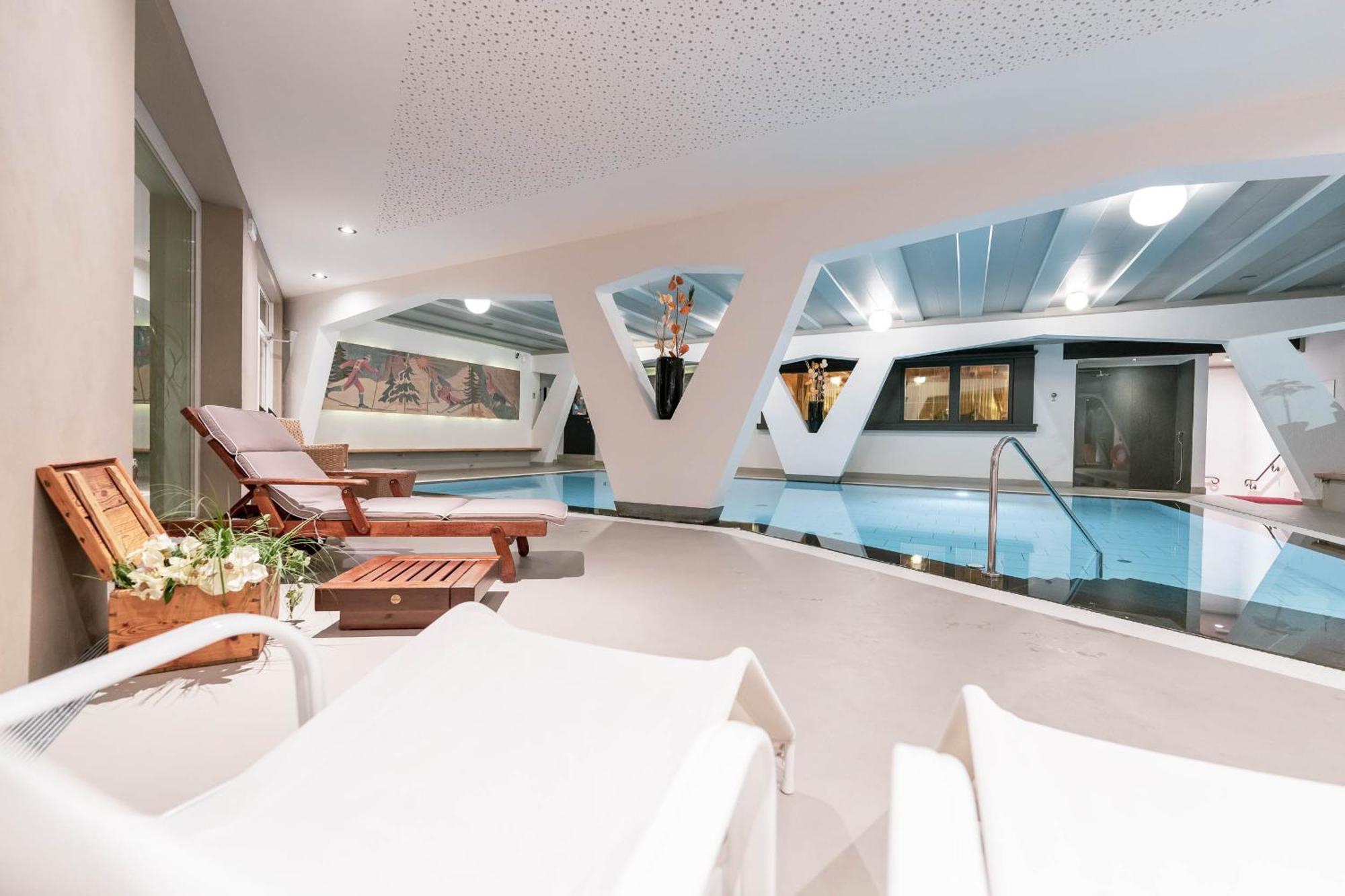 Hotel Gran Paradis 캄피텔로디파사 외부 사진